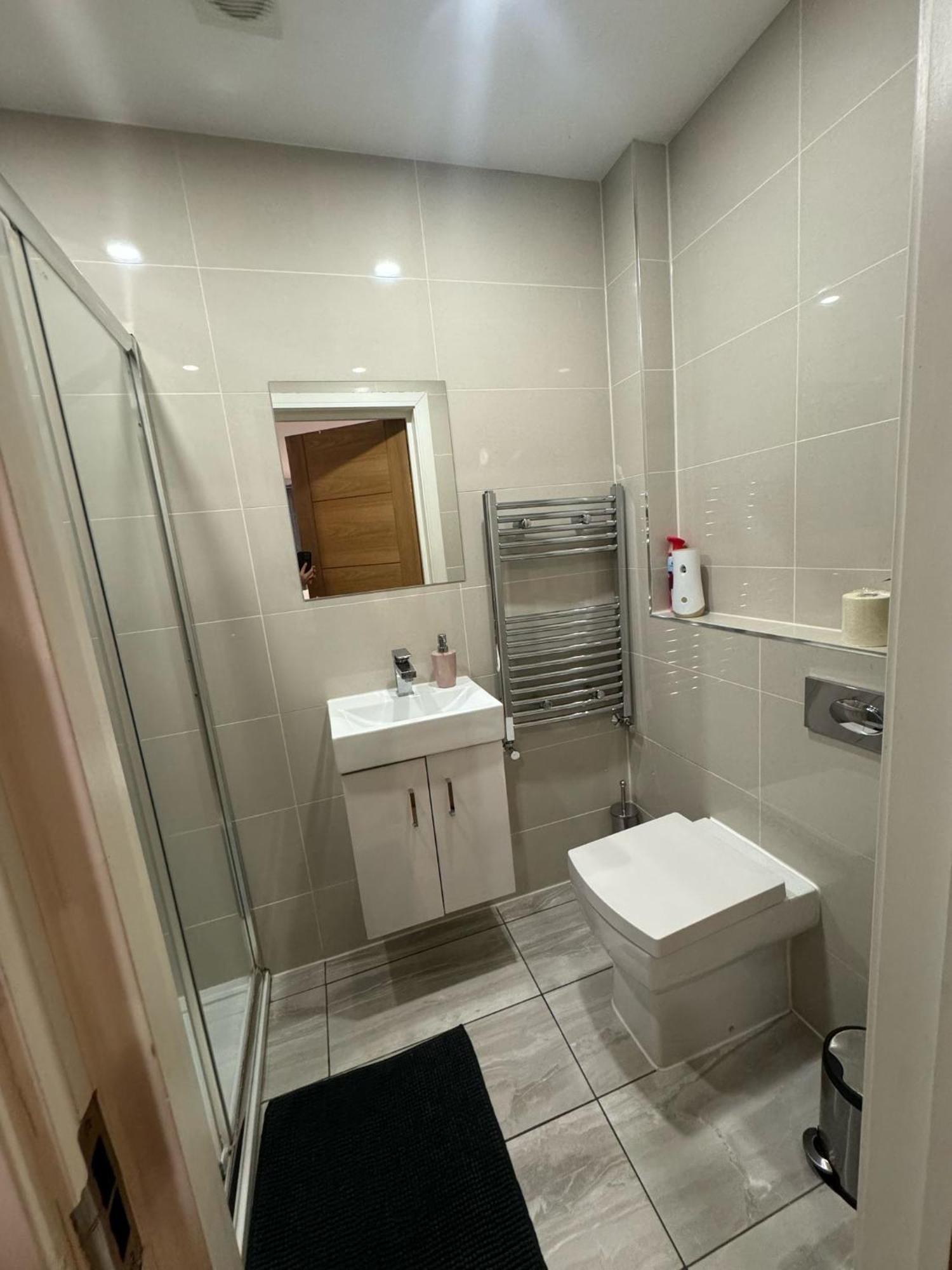 Apartmán King Azim Court Londýn Exteriér fotografie